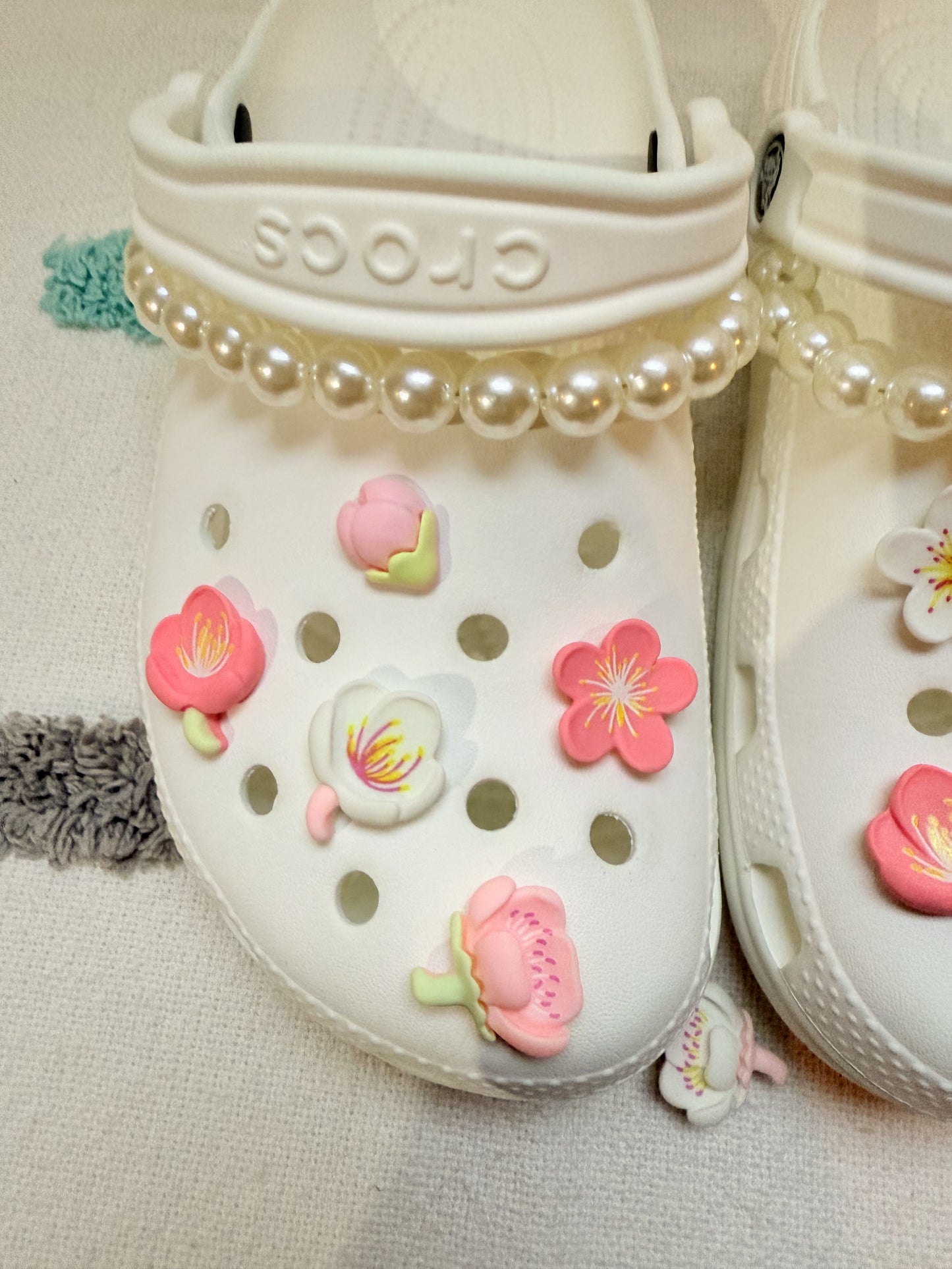 Clog Shoe Chains with Flowers