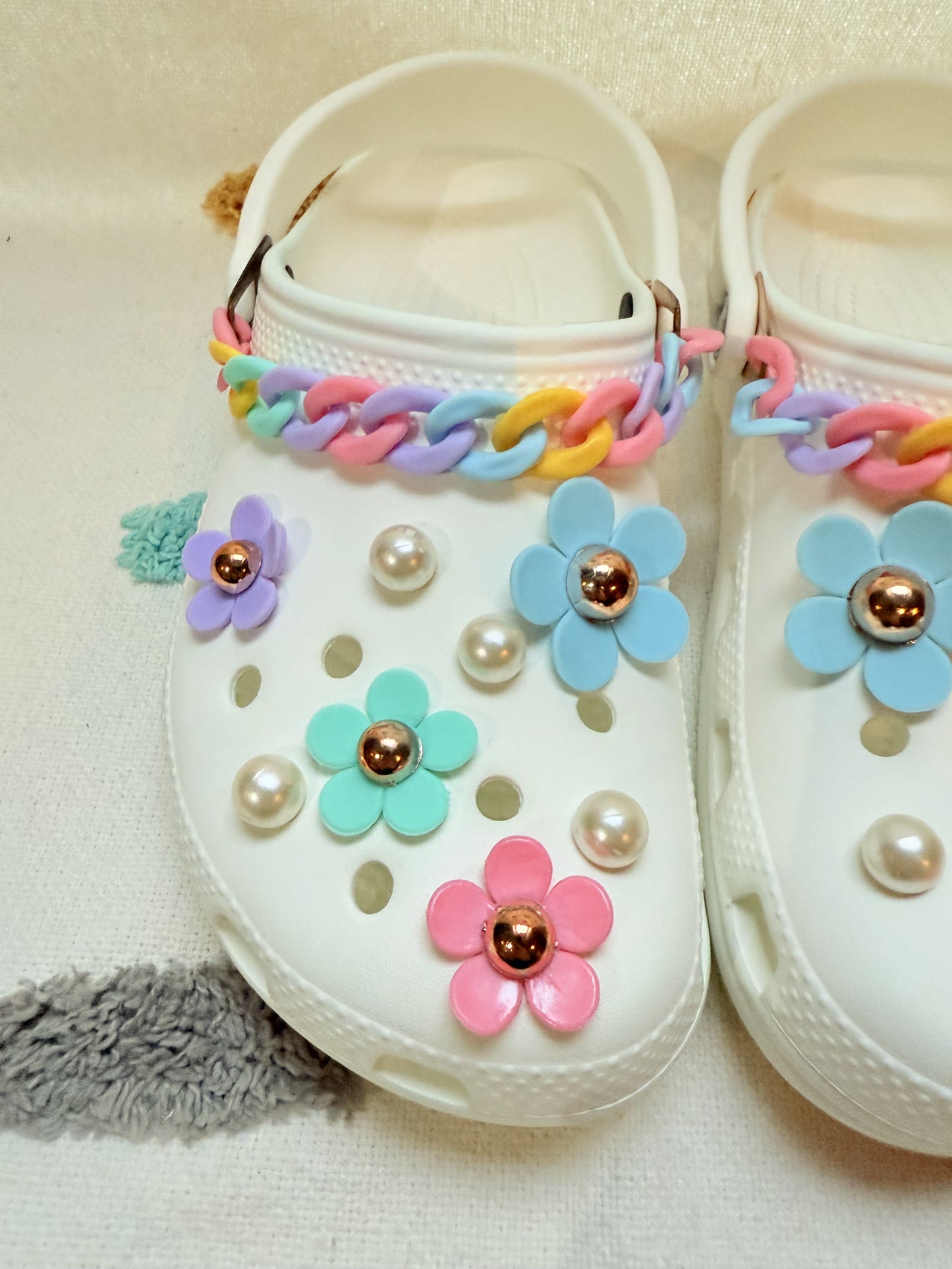 Clog Shoe Chains with Flowers and Pearls