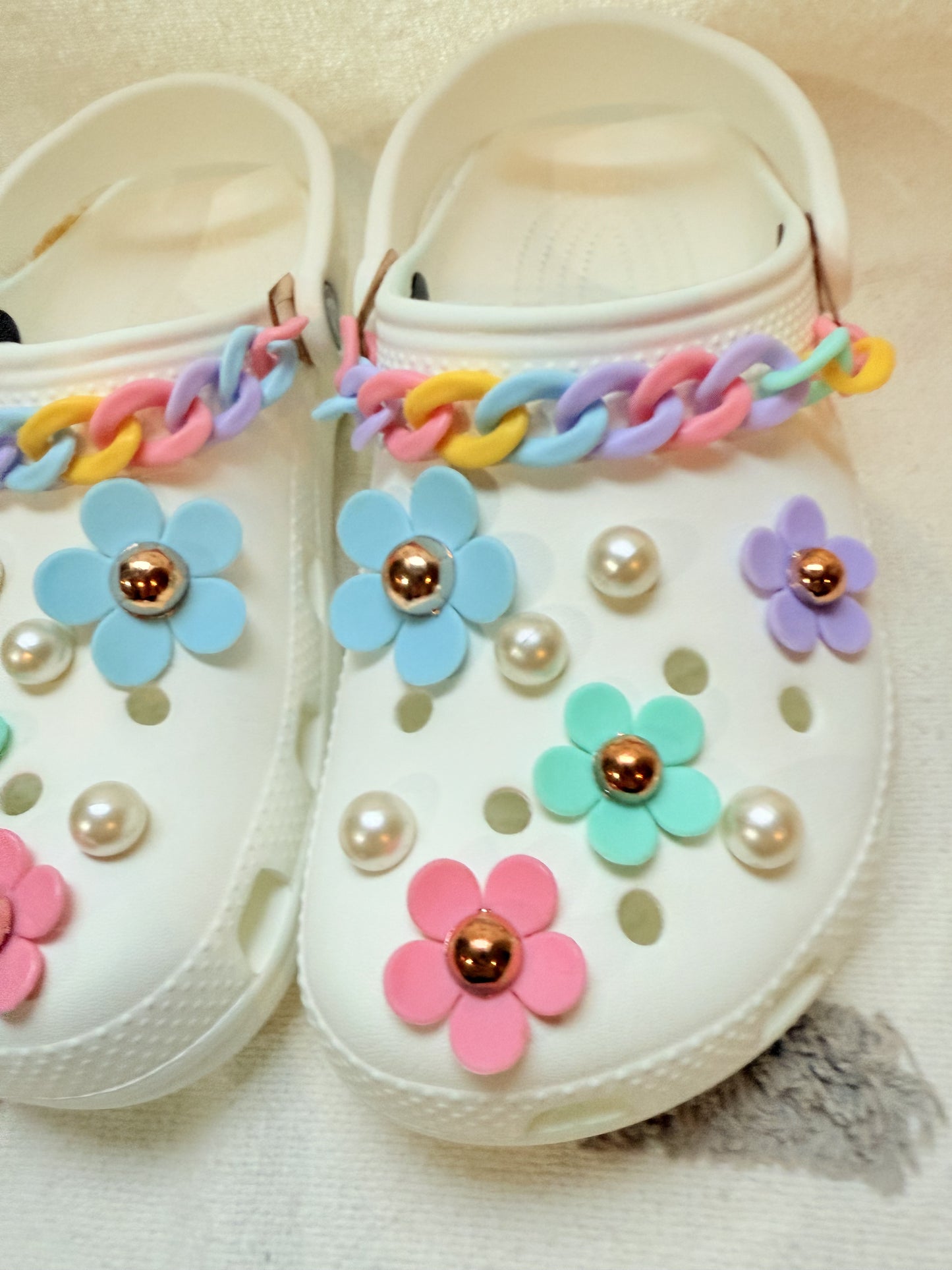 Clog Shoe Chains with Flowers and Pearls