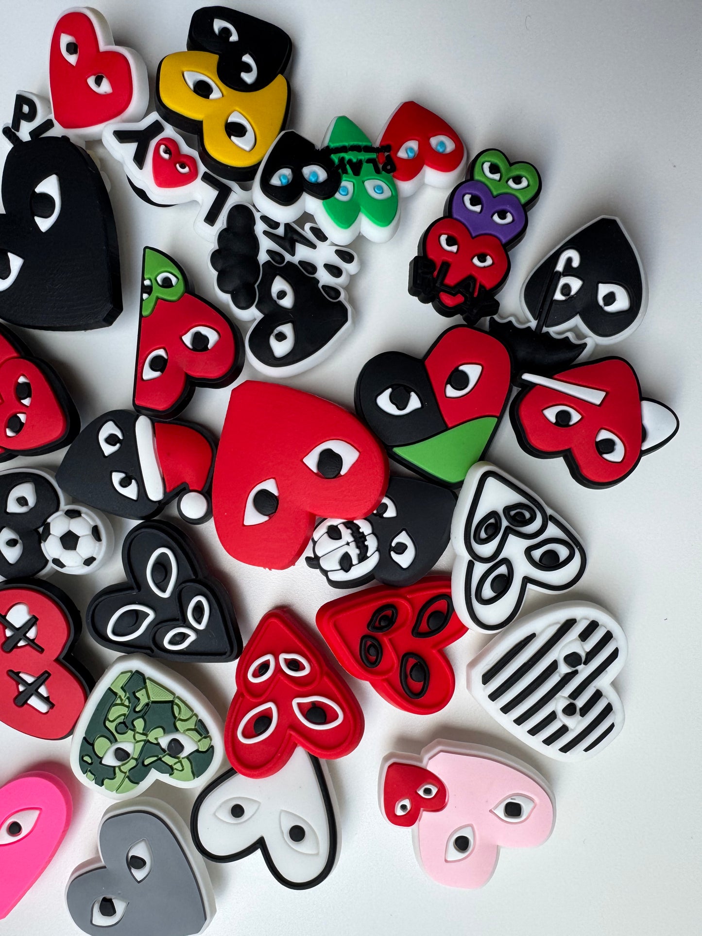 Heart With Eyes CDG Shoe Charms