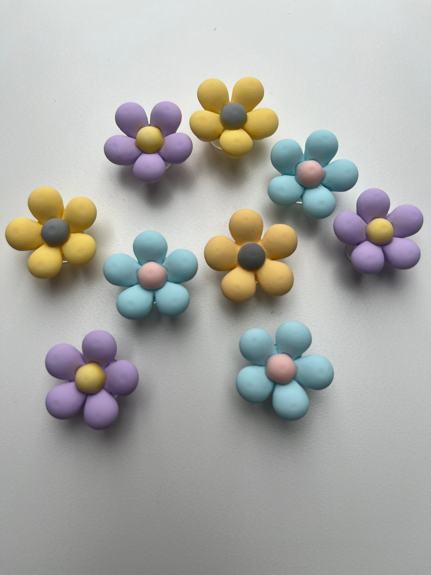 Clay Daisy Shoe Charms