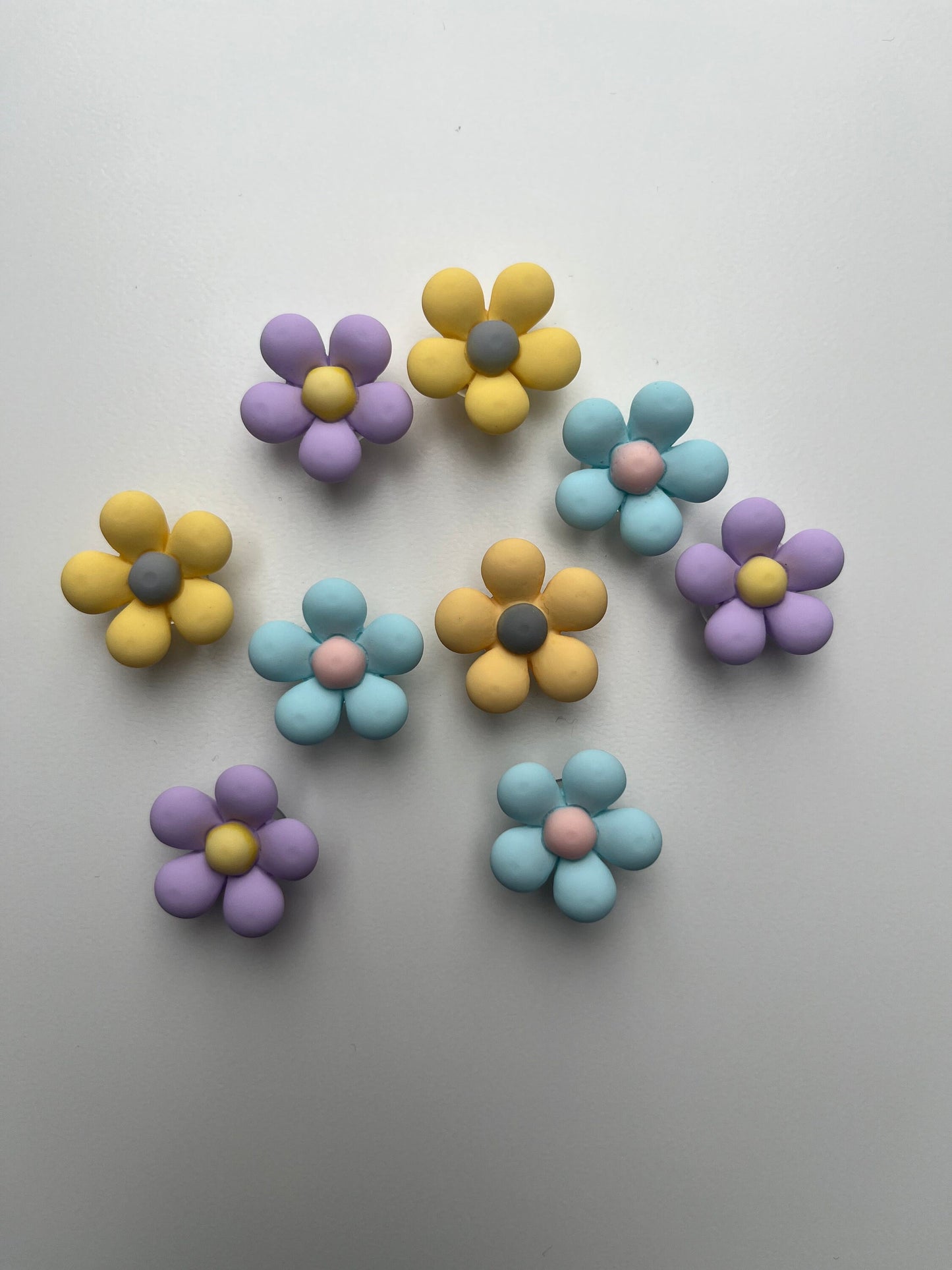 Clay Daisy Shoe Charms